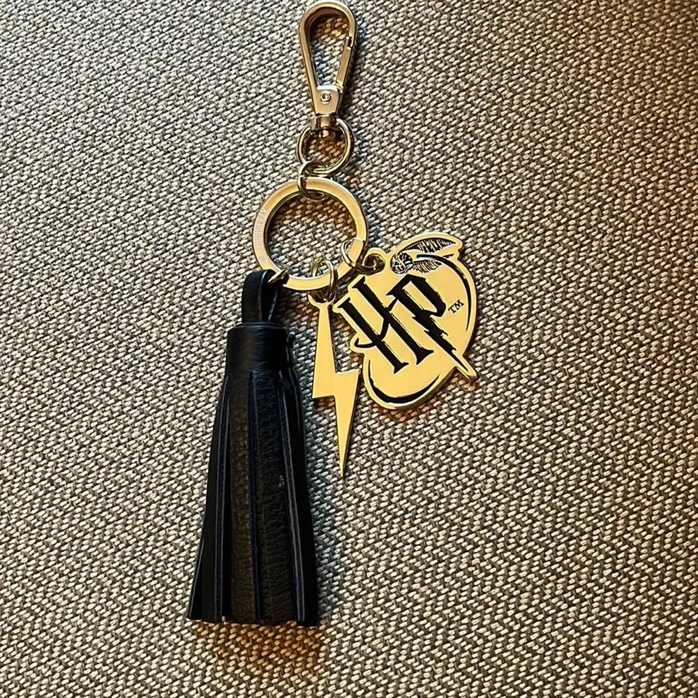 New LOUNGEFLY Harry Potter vegan black tassel hook clip gold key fob lightning